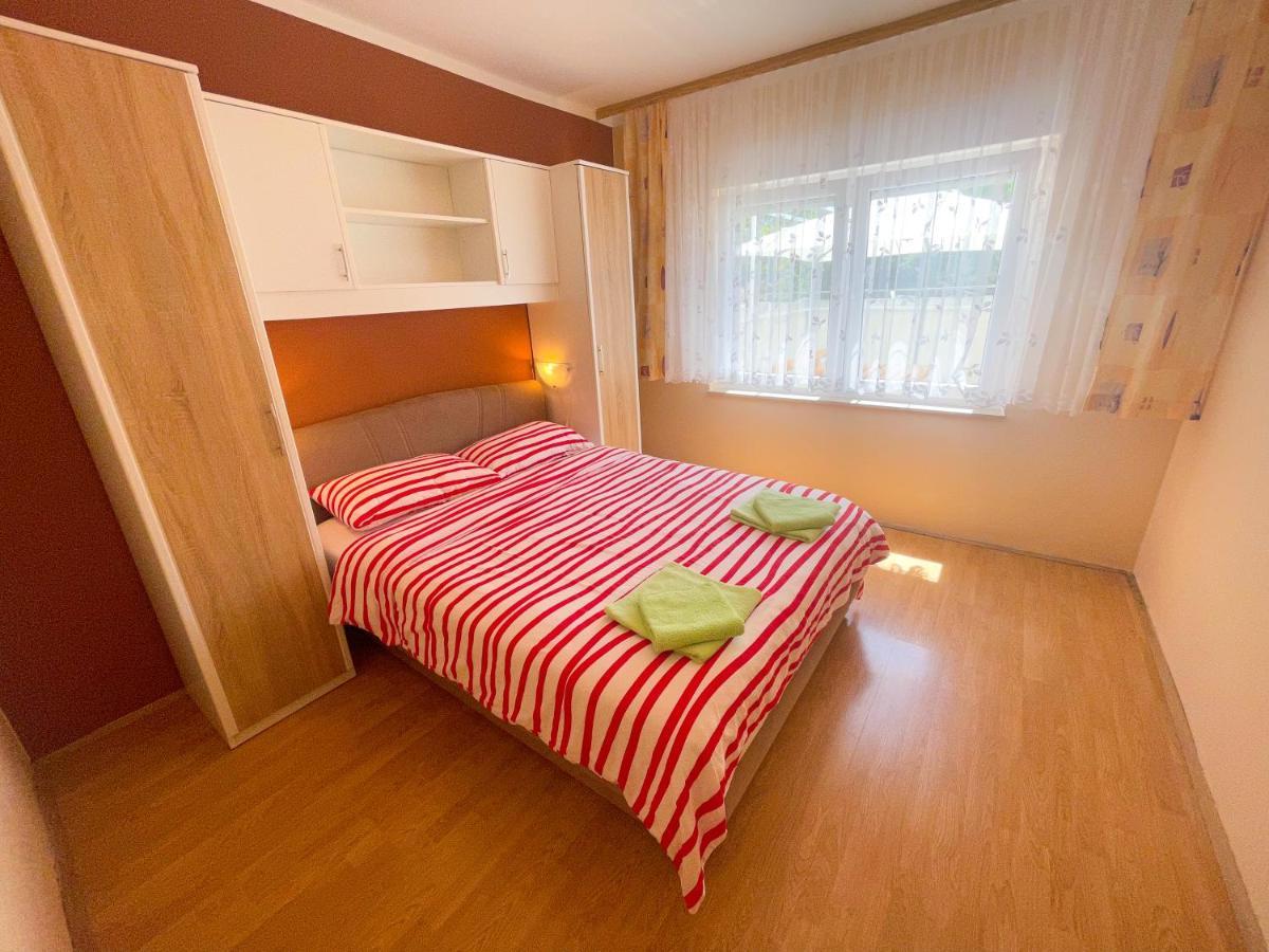 Apartmani Combaj Jadranovo Exterior photo