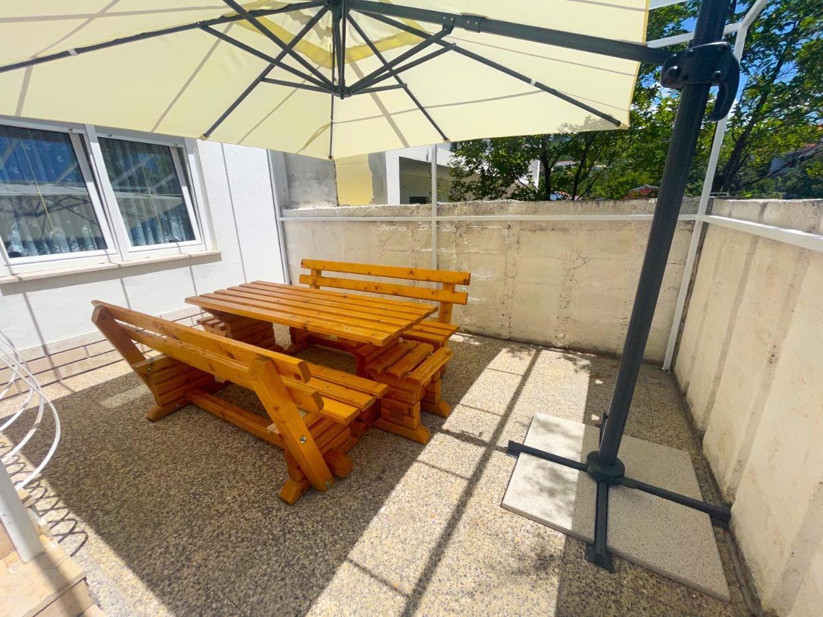 Apartmani Combaj Jadranovo Exterior photo